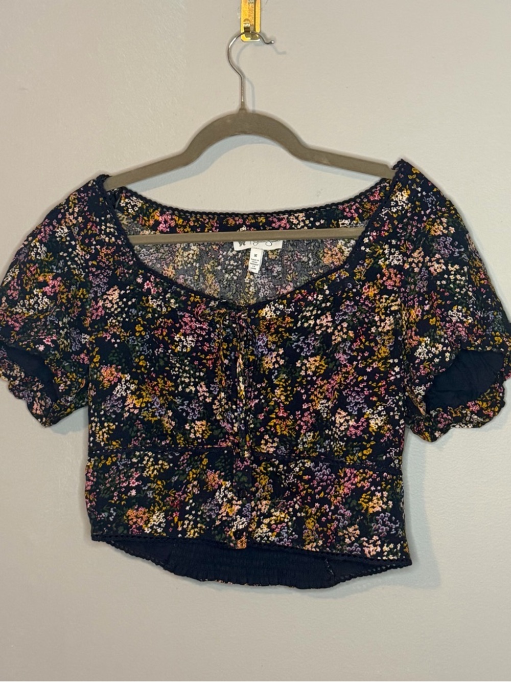 Jessica Simpson Navy Floral Tie-Front Crop Top